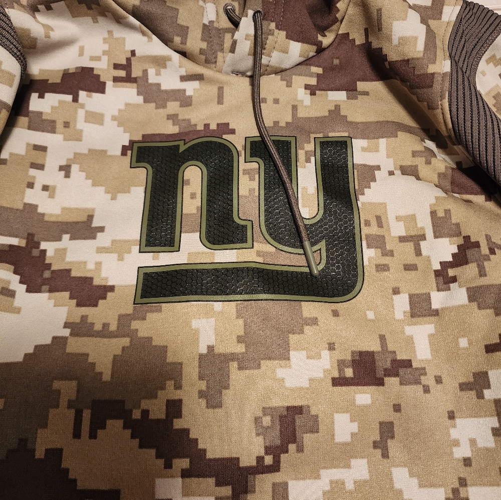 Limited edition Giants Camo hood. - Picture 4 of 7